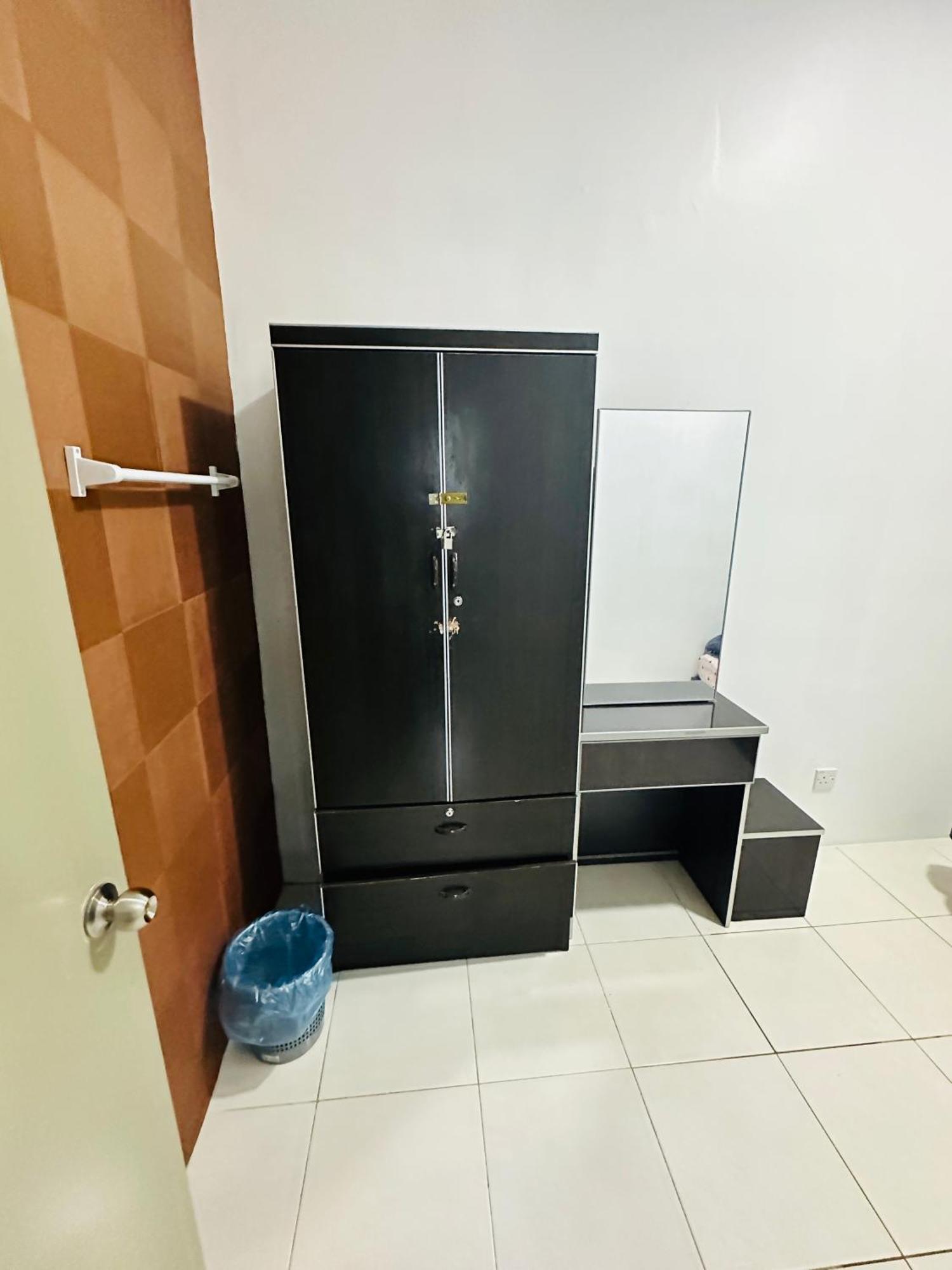 Ayaan Lavender Free Breakfast Apartment